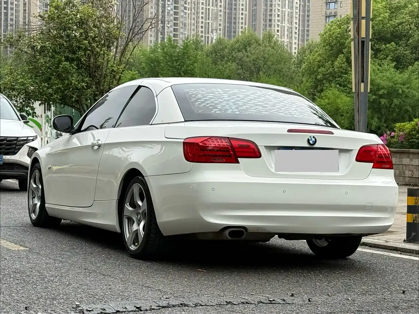 BMW 3 Series (Import) 2011 320i Convertible фото 5