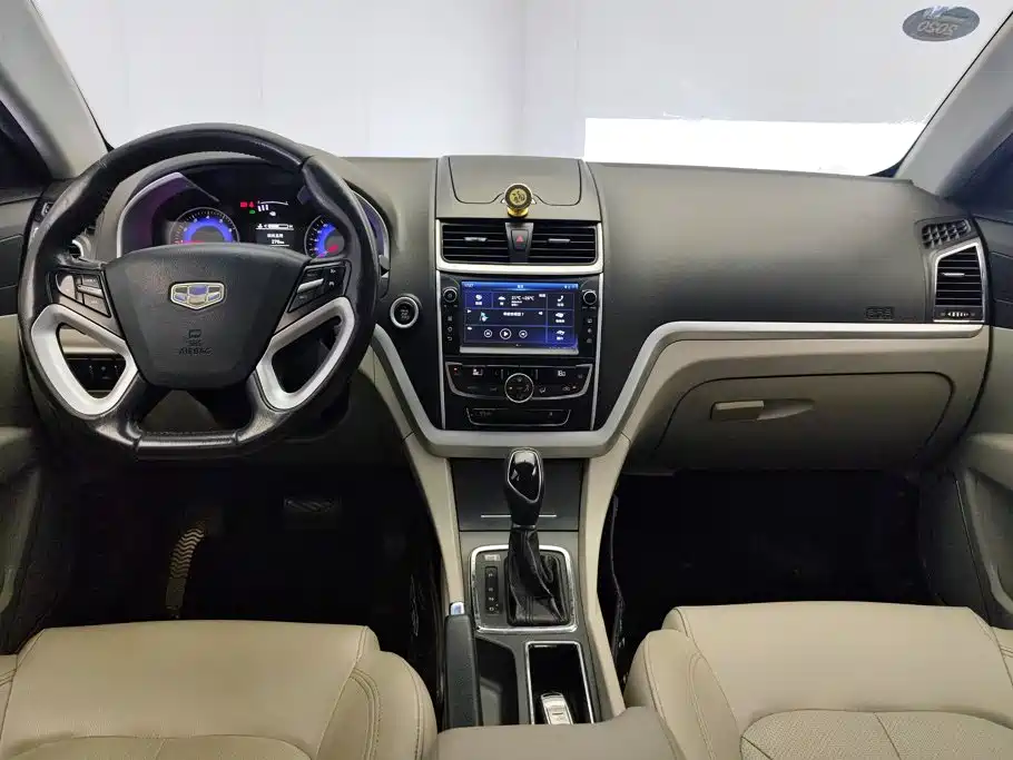 Фото 12 - Geely Emgrand