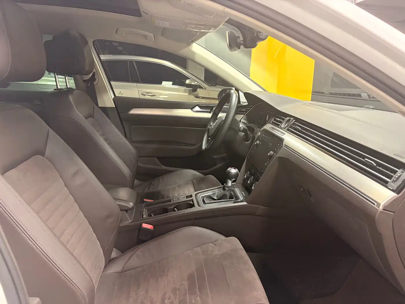 Volkswagen Weilan 2016 380TSI FWD R-line фото 4