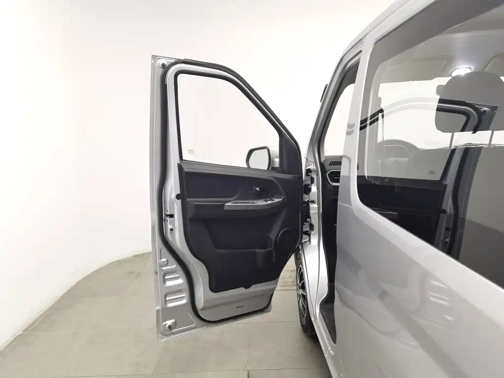 Changan Kaicheng Changan Ruixing M60 2025 2023 1.6L CNG Comfort Bus 6-Seater