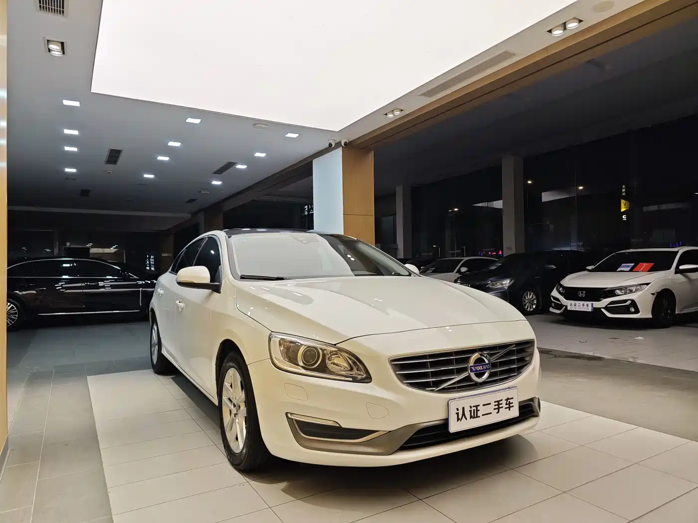 Фото 4 - Volvo S60