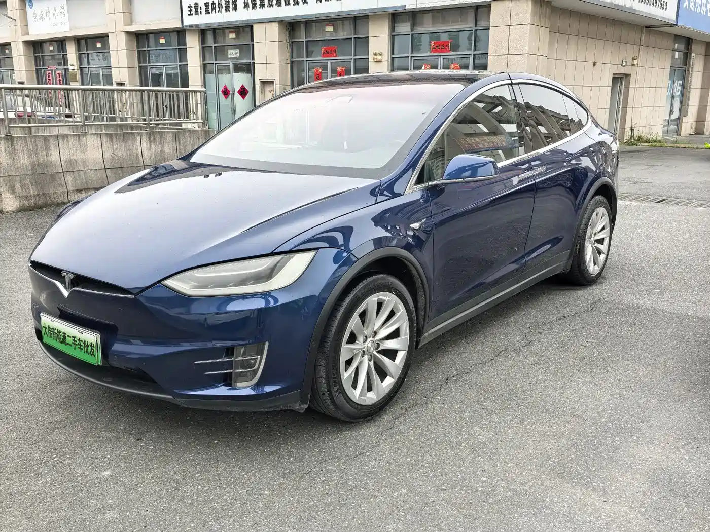 TESLA MODEL X