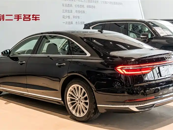 AUDI A8