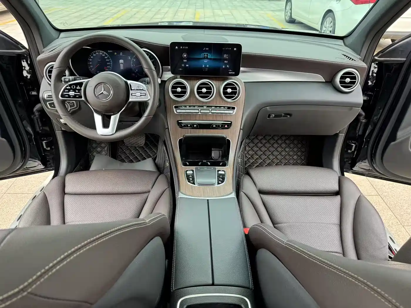 Mercedes-Benz GLC 2021 GLC 300 L 4MATIC Sporty фото 27