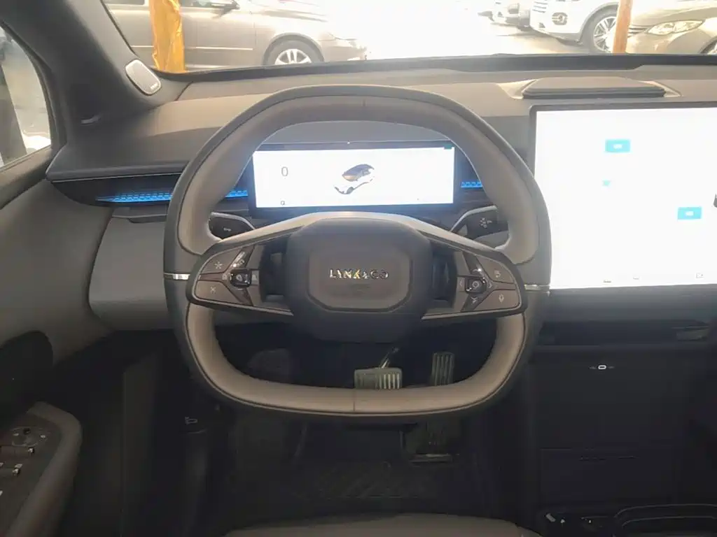Фото 11 - Lynk & Co Z20