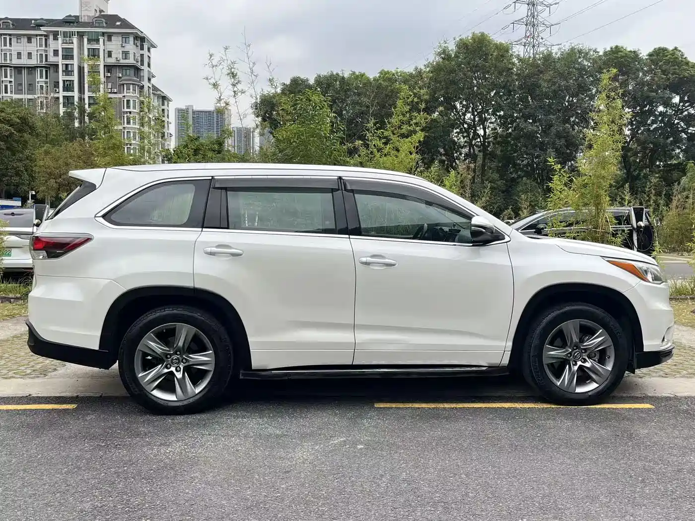 Toyota Highlander 2015 2.0T FWD Luxury Edition 7-seater фото 17