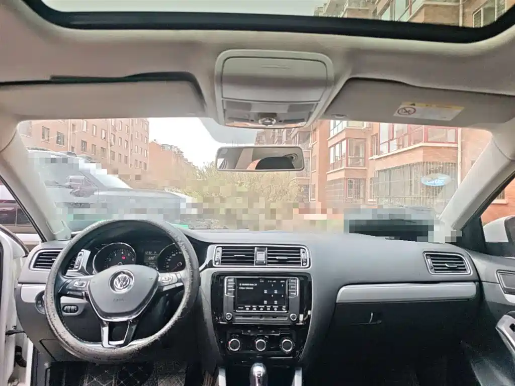 Volkswagen Sagitar 2017 1.6L Automatic Comfort фото 9