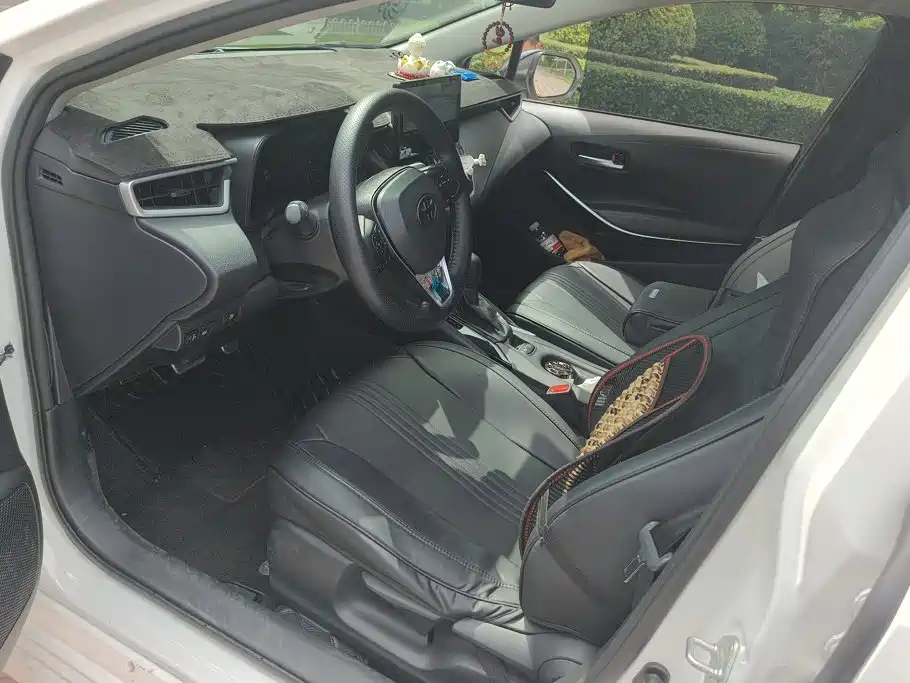 Фото 9 - Toyota Corolla