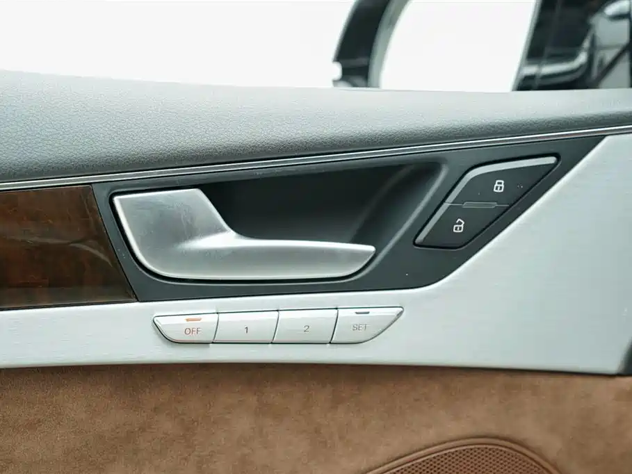 Audi A8 2014 A8L 45 TFSI quattro Luxury фото 15