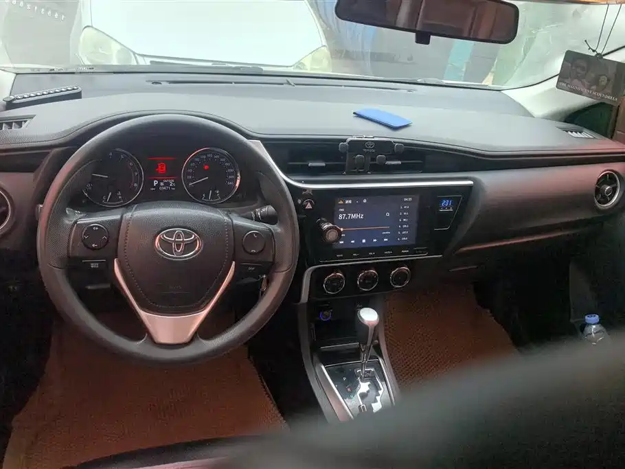 Toyota Corolla 2017 1.2T CVT GL-i фото 12
