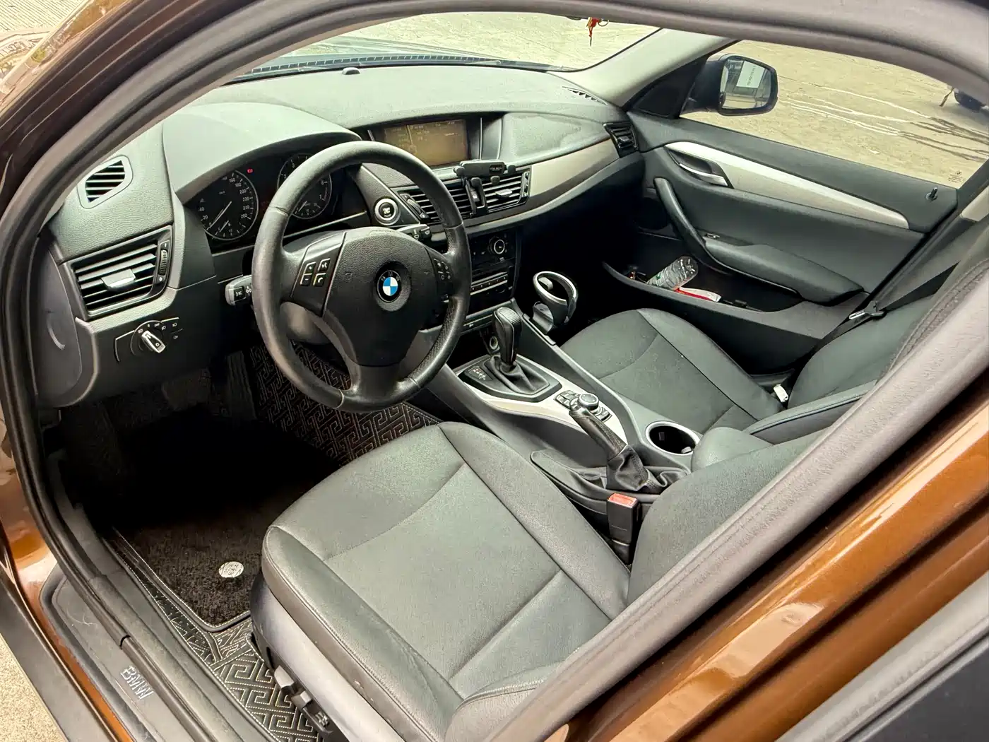 BMW X1 2013 sDrive18i Leading фото 6