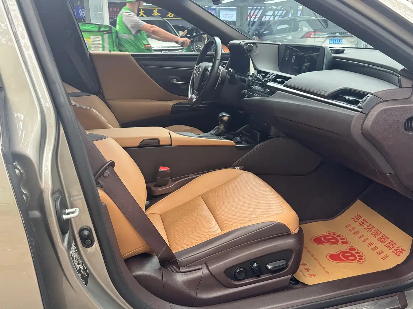 Lexus ES 2020 200 Excellence фото 14