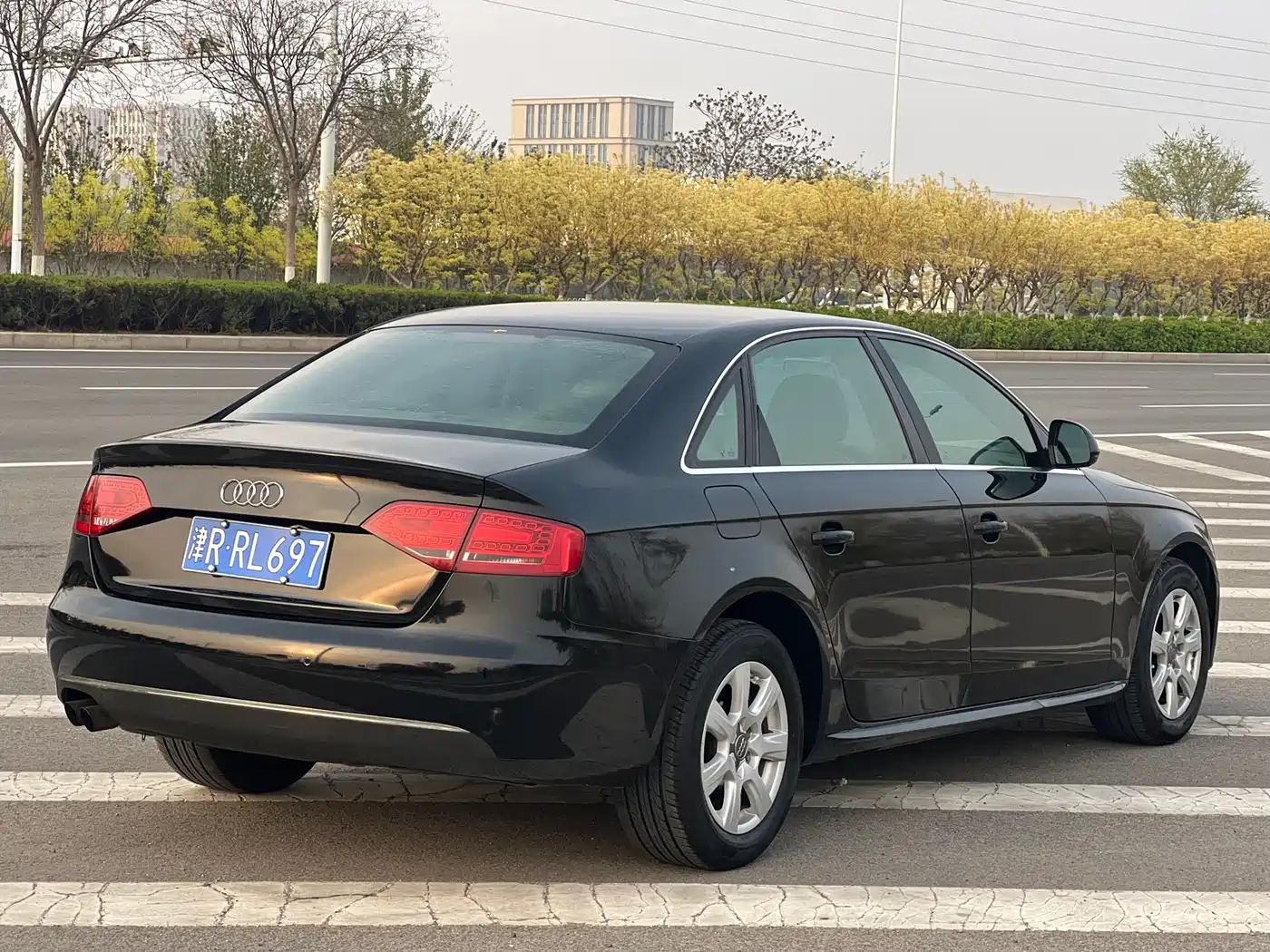 Audi A4L 2011 2.0 TFSI Technology фото 19