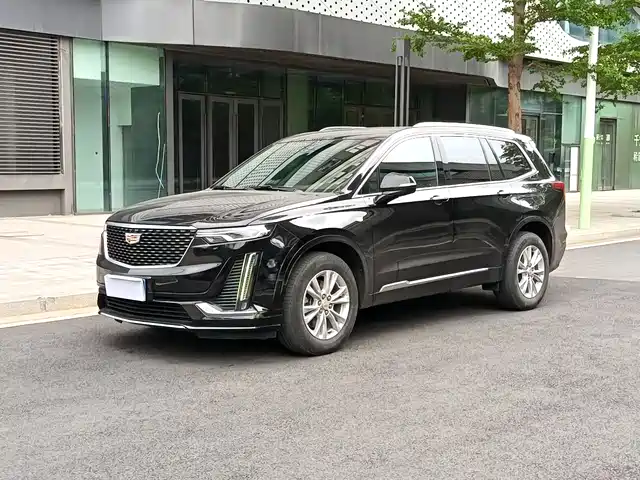 CADILLAC XT6