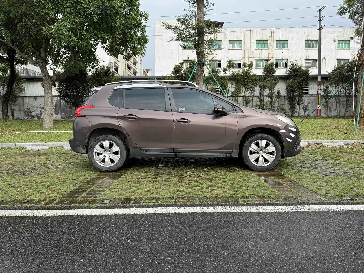Peugeot 2008 2014 1.6L Automatic Fashion Edition фото 4