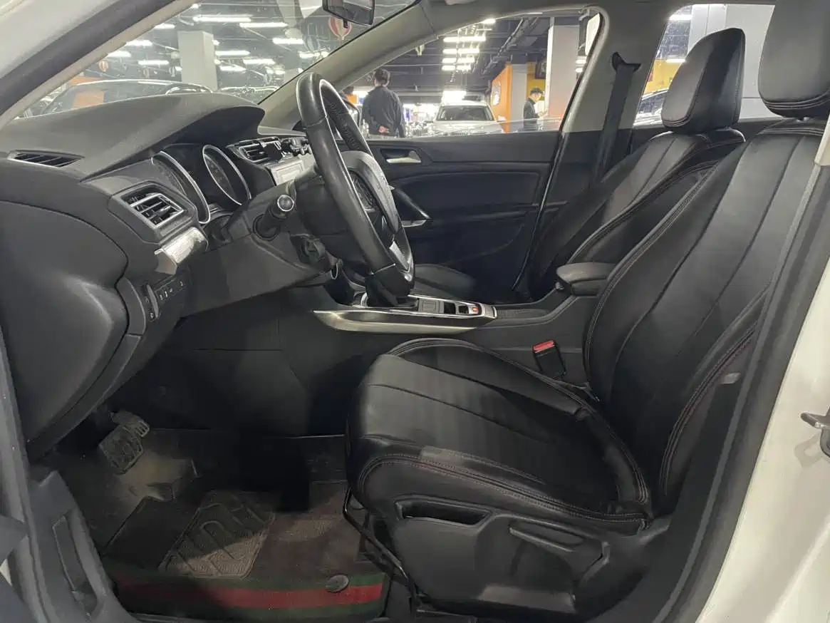 Peugeot 408 2015 Model 1.2T Automatic Luxury Edition фото 9