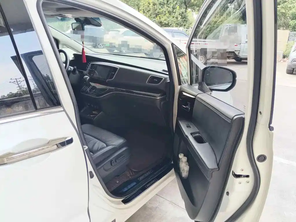 Photo 10 - Honda Odyssey