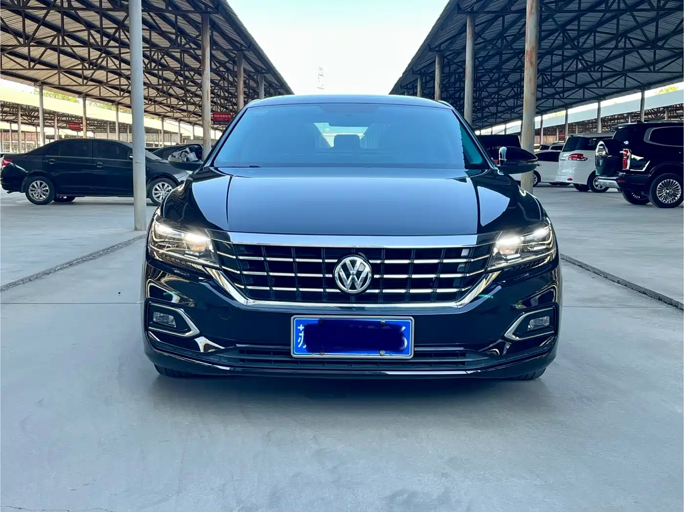 Volkswagen Passat 2019 Model 280TSI Business Edition China VI фото 2