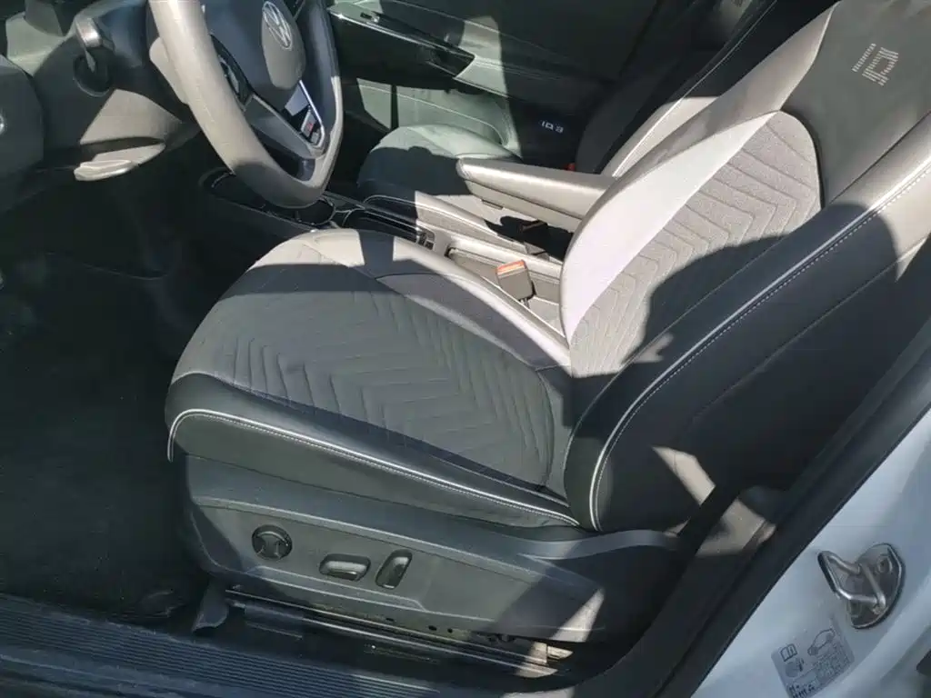 Volkswagen ID.3 2024 Pure Smart Edition фото 15