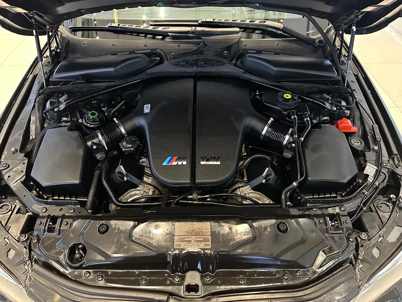 BMW M5 2005 Model M5 фото 22