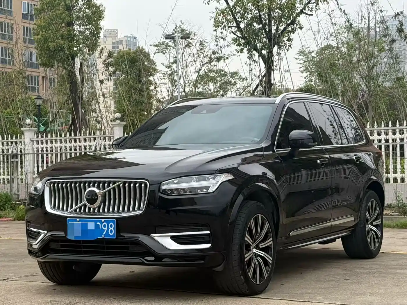 VOLVO XC90