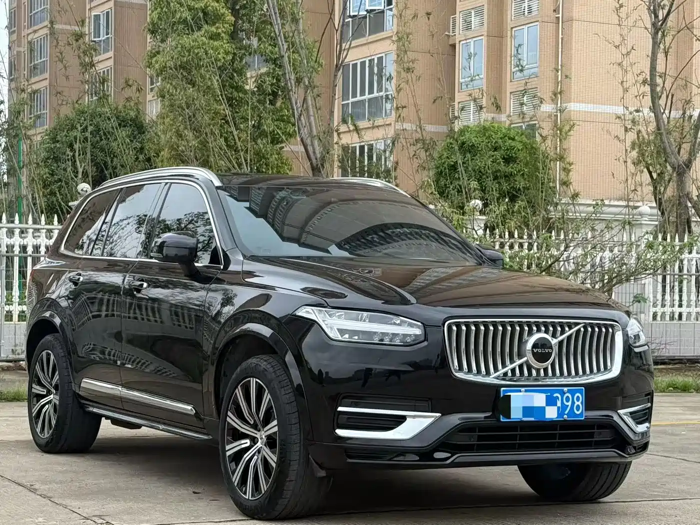 VOLVO XC90