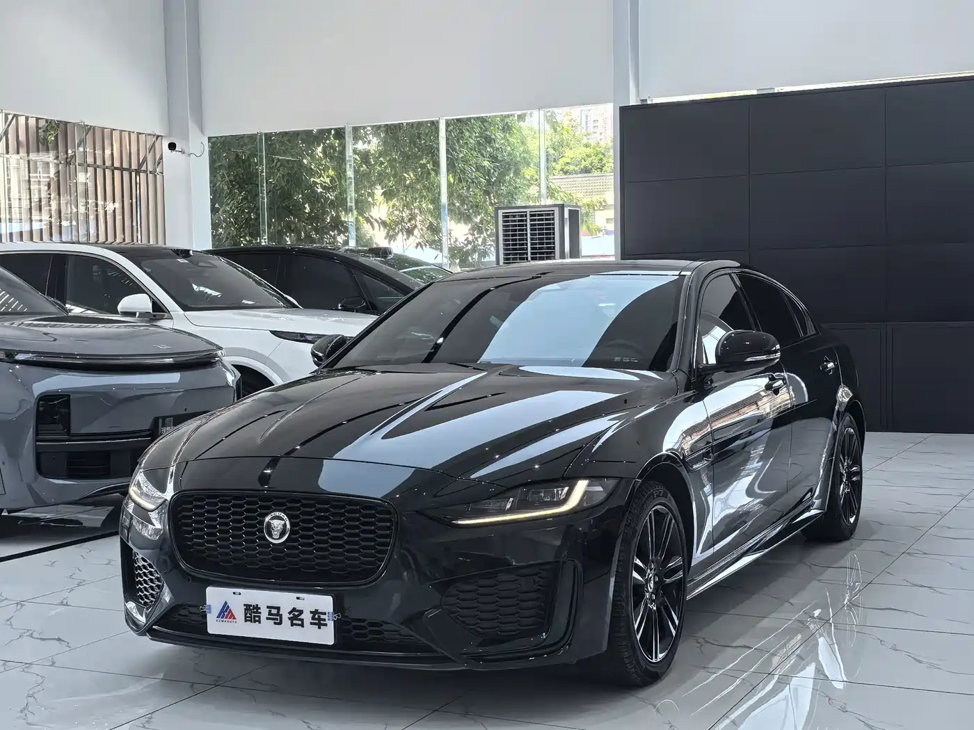 Jaguar XEL 2024 2024 Model 2.0T 250PS R-DYNAMIC S Gloss Black Sport Edition