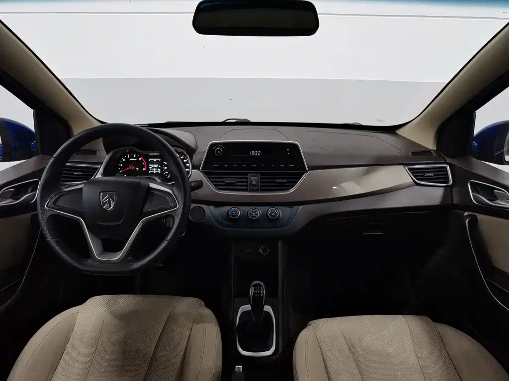 Baojun 310W 2018 2017 1.5L Manual Comfort China V