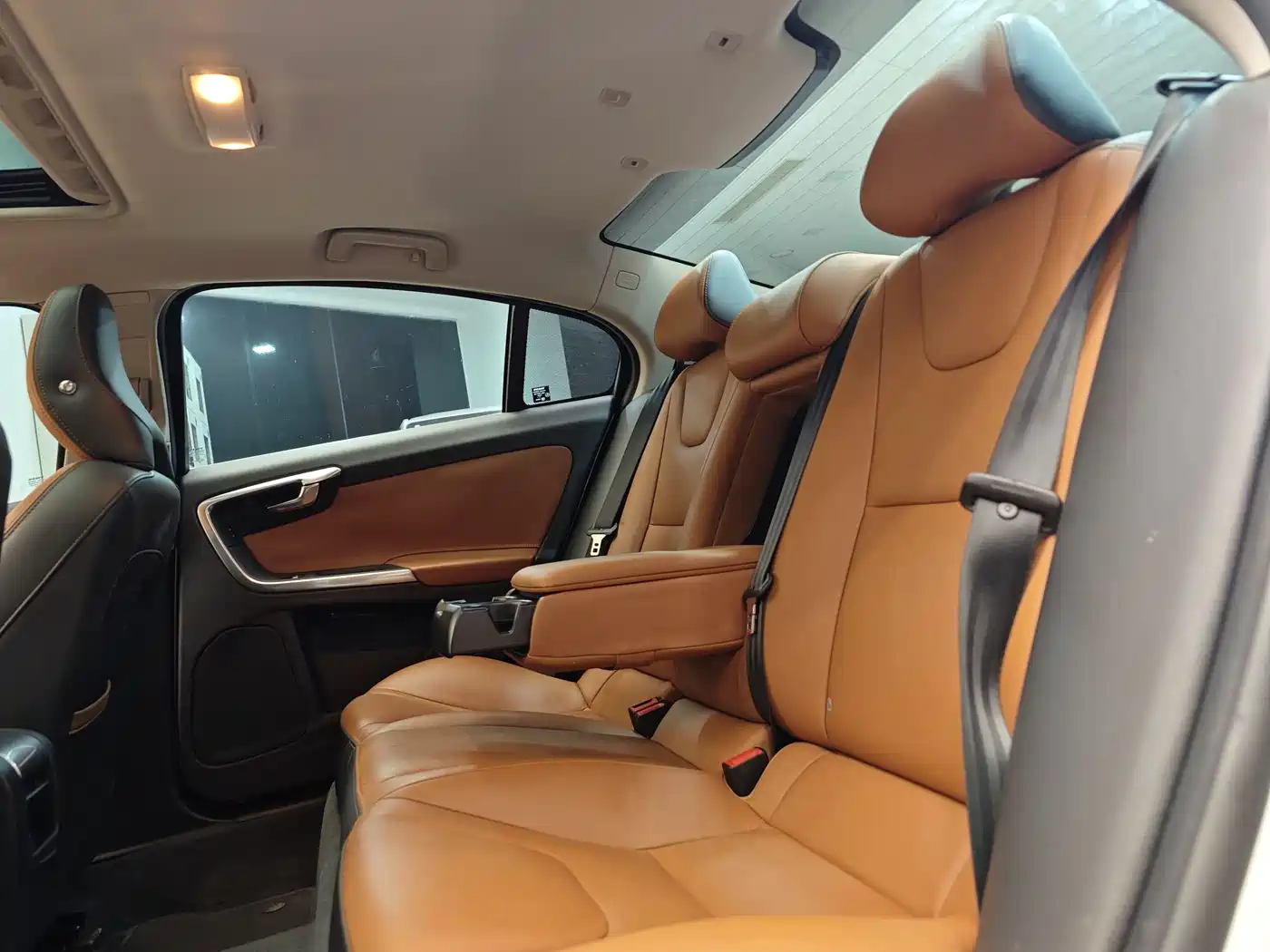 Фото 22 - Volvo S60