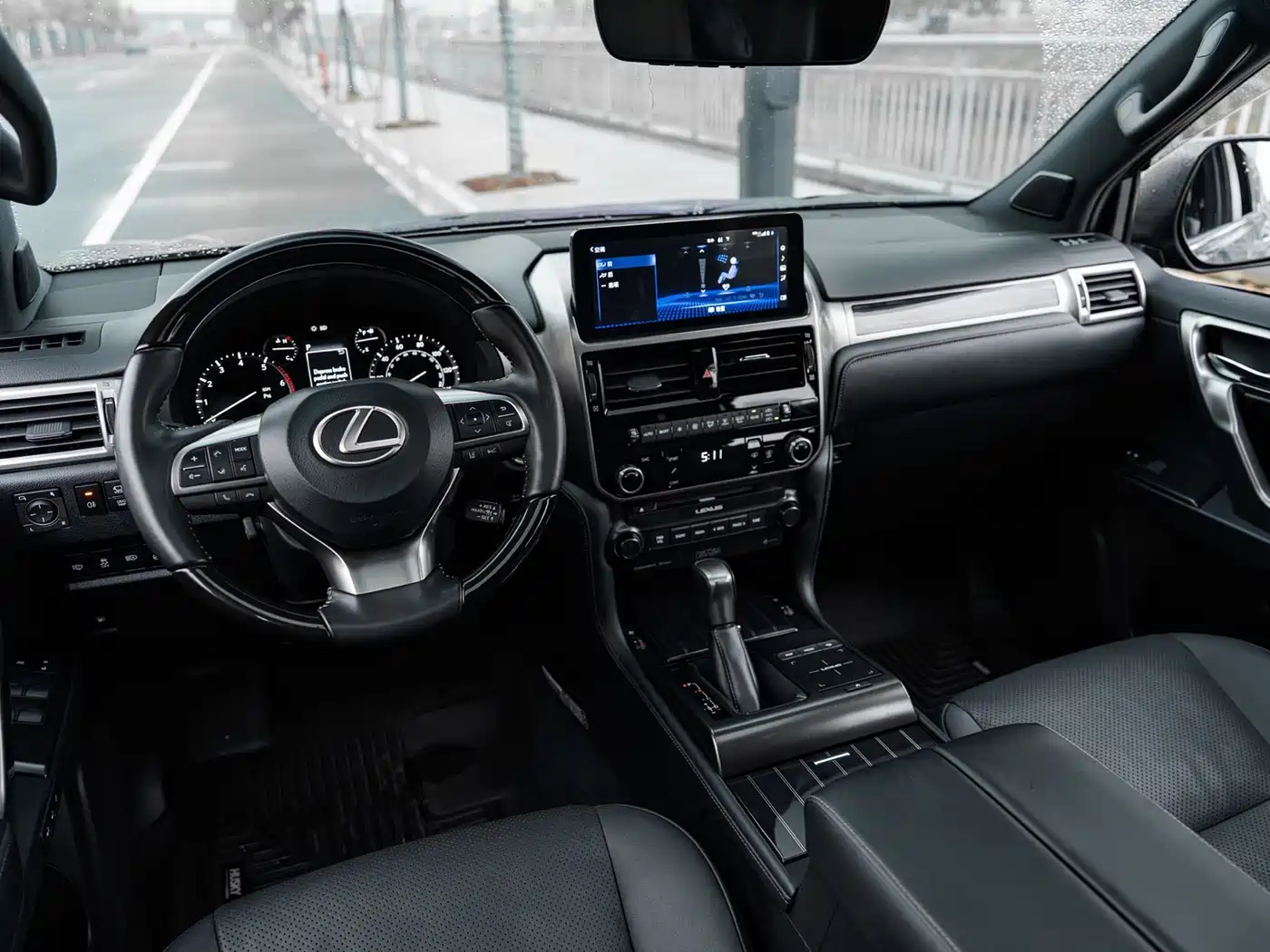 Lexus GX 2024 Summit Edition фото 7