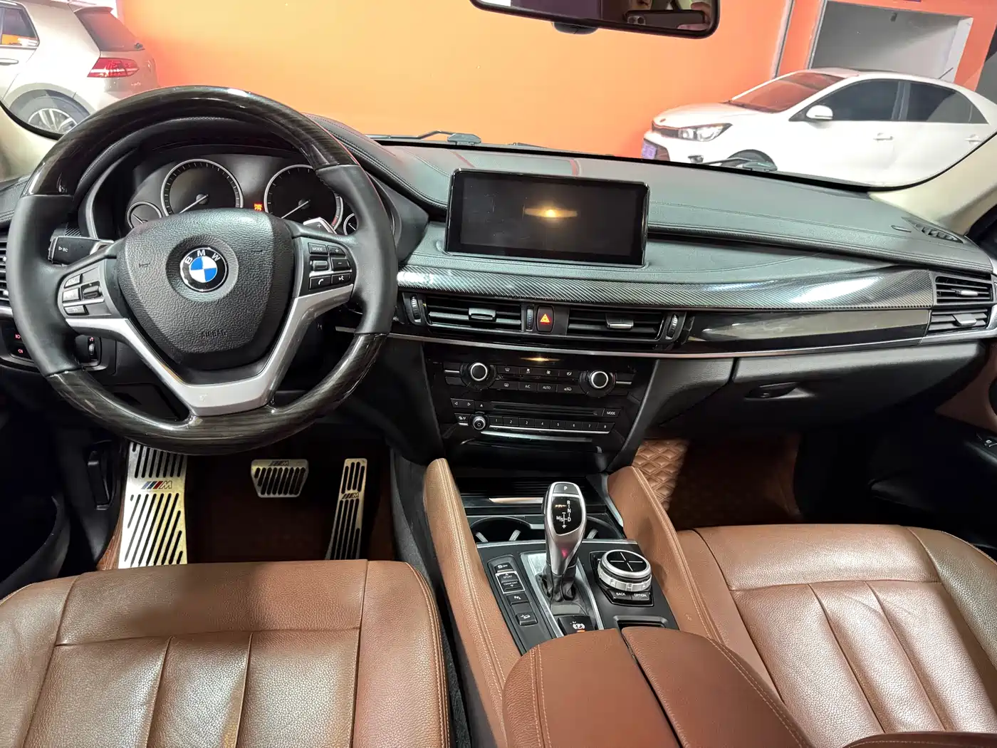 BMW X6 2017 xDrive35i Leading фото 12