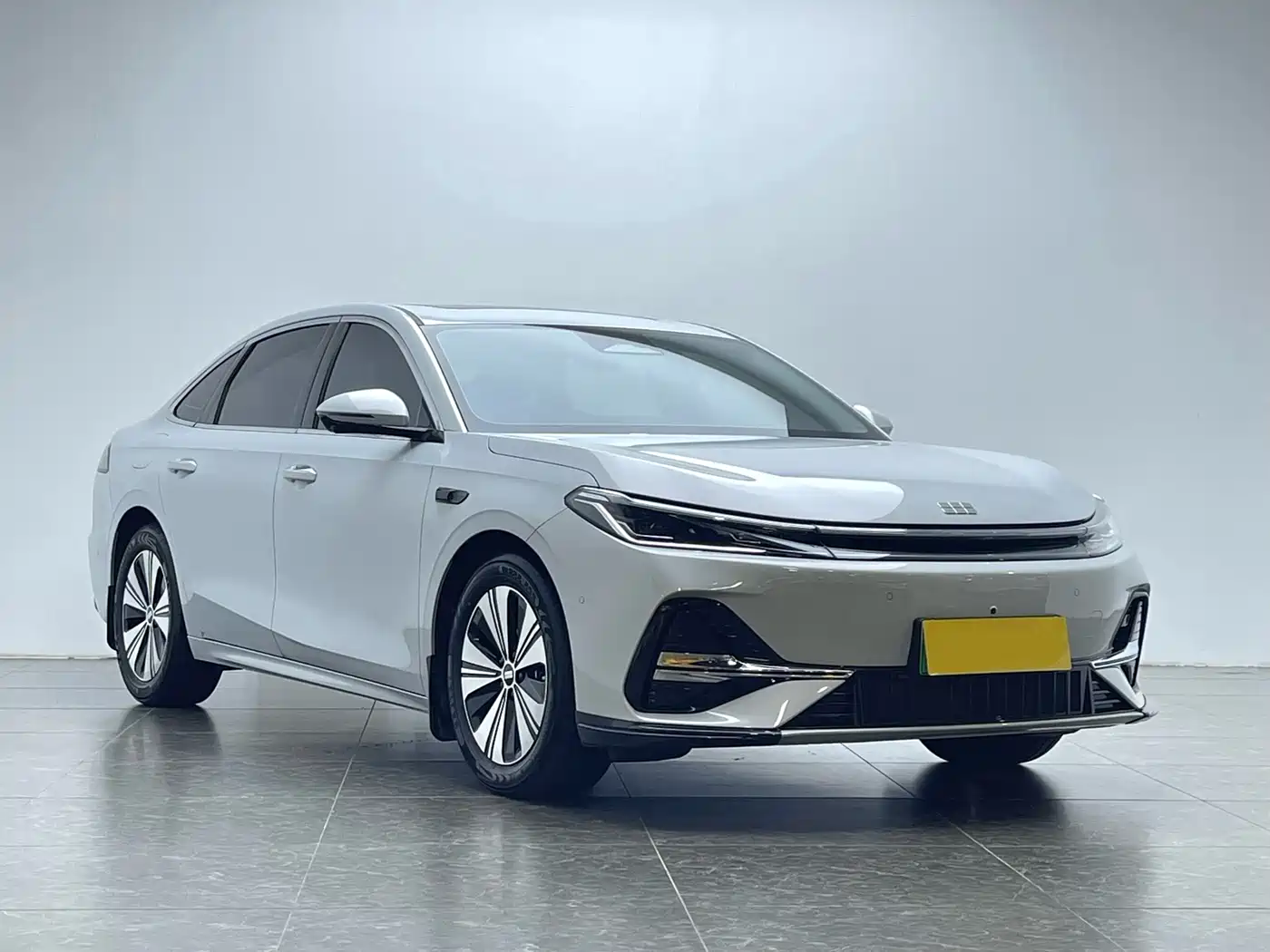 Geely Galaxy Galaxy A7 2025 EM-i 150km Explorer+ Edition фото 3