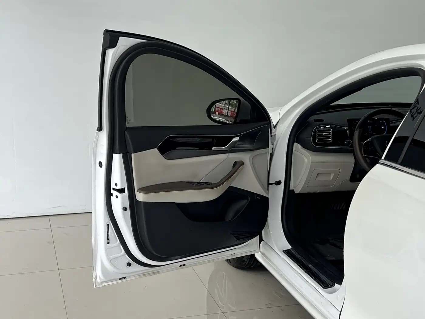 BYD Qin PLUS 2024 Glory Edition EV 510KM Leading фото 13