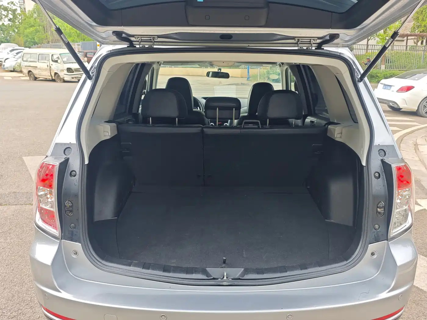 Subaru Forester 2011 2.5T S-EDITION Automatic Luxury Edition фото 14