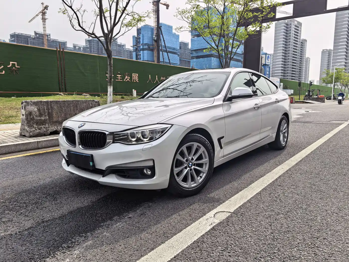 BMW 3 Series GT 2014 320i Leading Edition