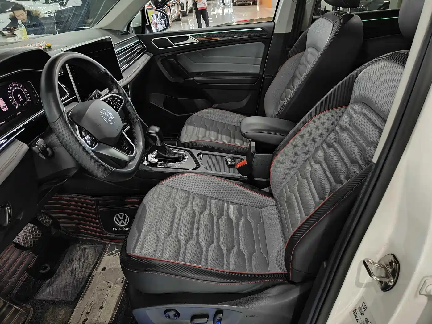 Volkswagen Tiguan L PHEV 2022 430PHEV Plug-in Hybrid Flagship Edition фото 4