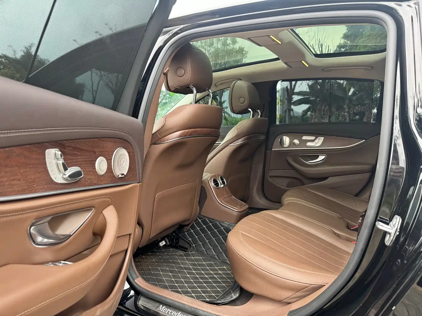 Mercedes-Benz E-Class 2023 E 300 L Luxury фото 7