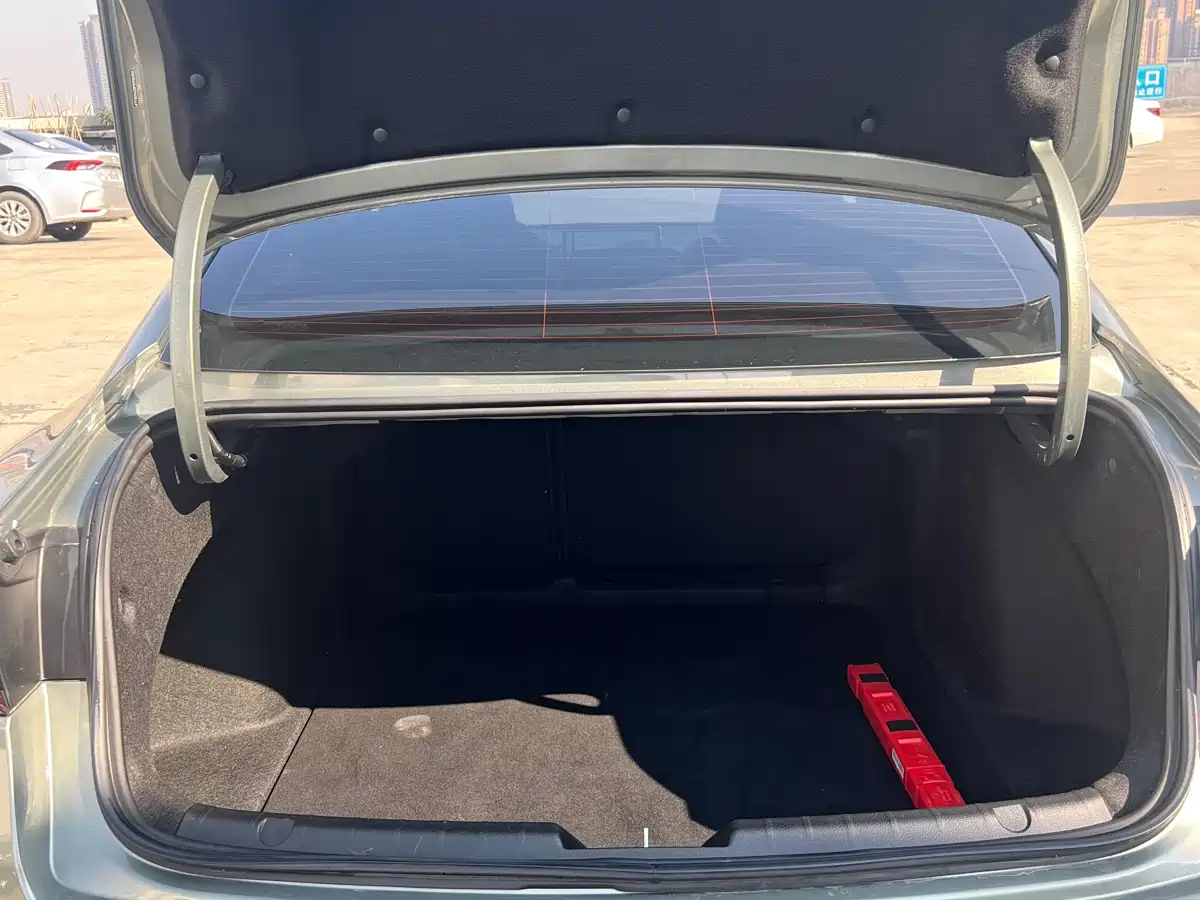 GEELY AUTOMOBILE XINGRUI