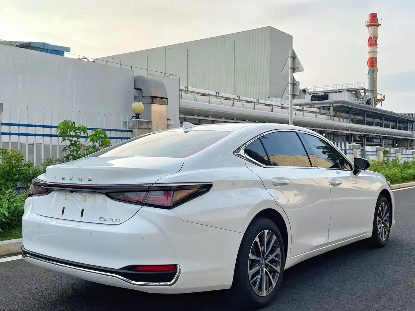 Lexus ES 2025 200 Ultimate Edition фото 7
