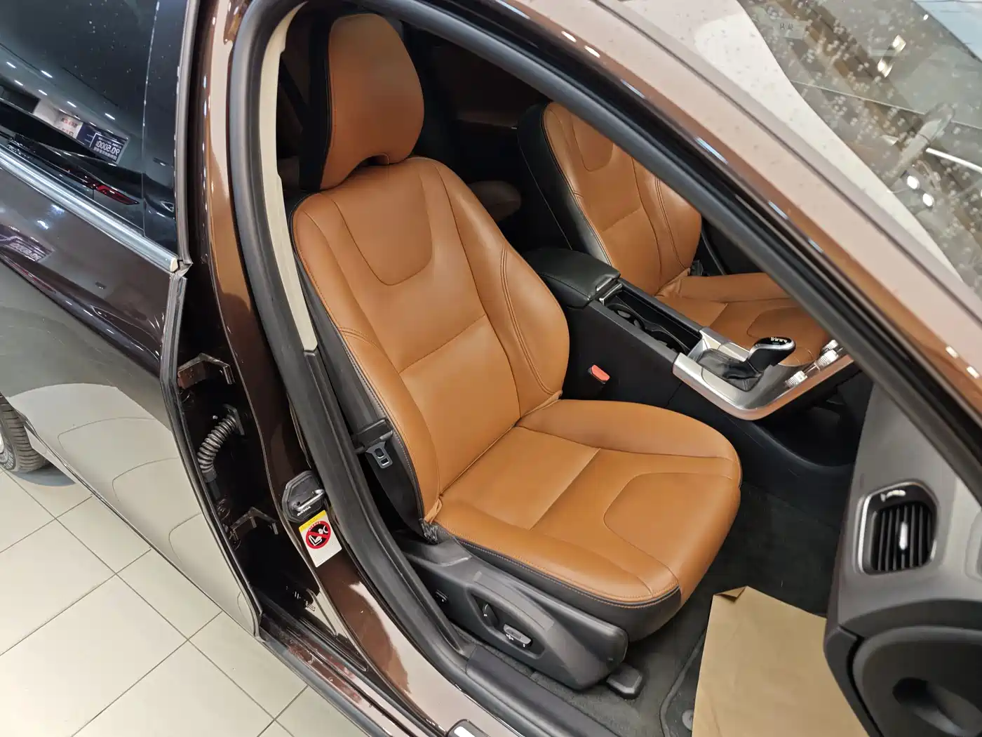 Фото 32 - Volvo S60