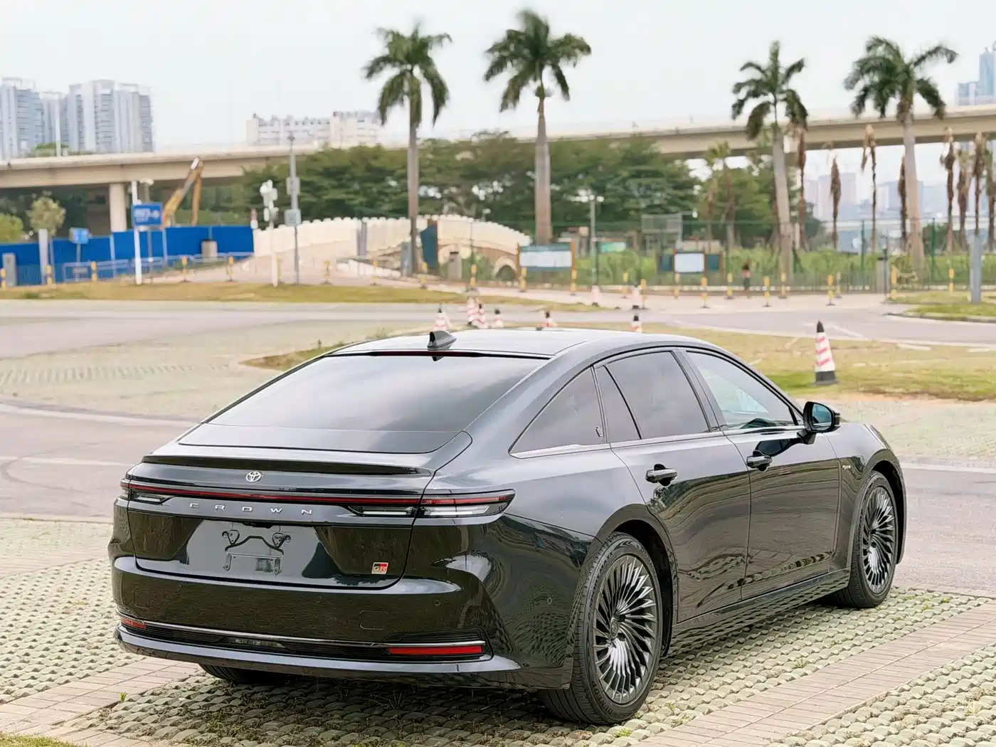 Toyota Crown (Import) 2024 2.5L Ultimate Edition фото 5