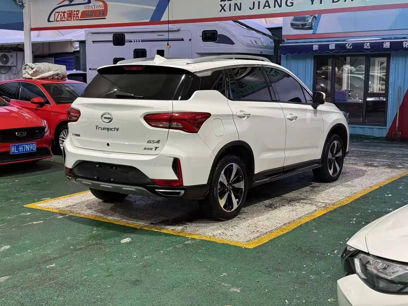 GAC Trumpchi Trumpchi GS4 2018 235T Automatic 2WD Luxury Smart Connect Million Commemorative Edition фото 9