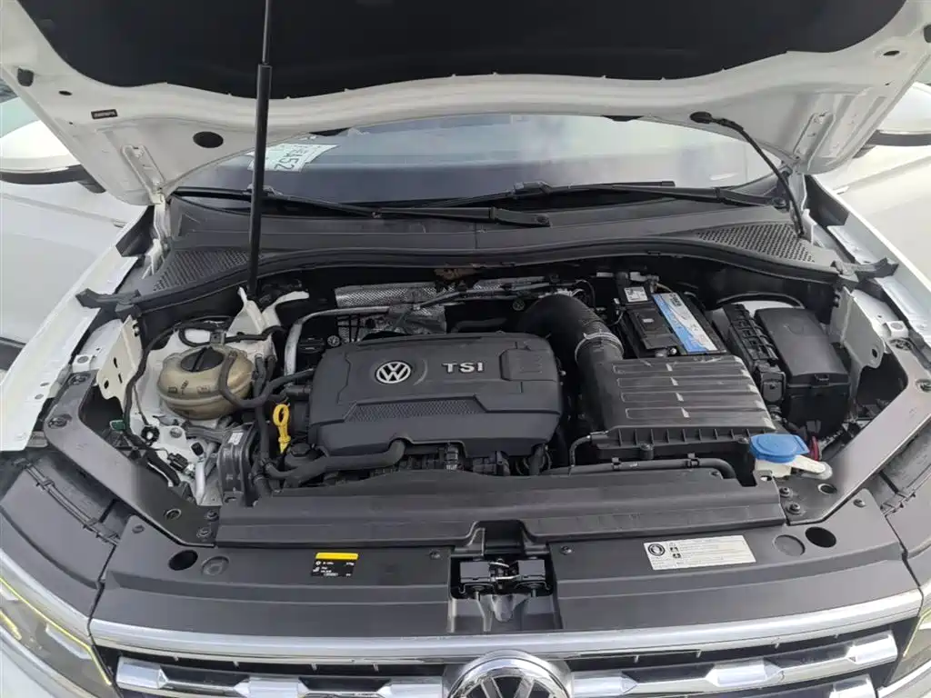 Volkswagen Tiguan L 2017 380TSI Automatic 4WD Luxury Edition фото 20