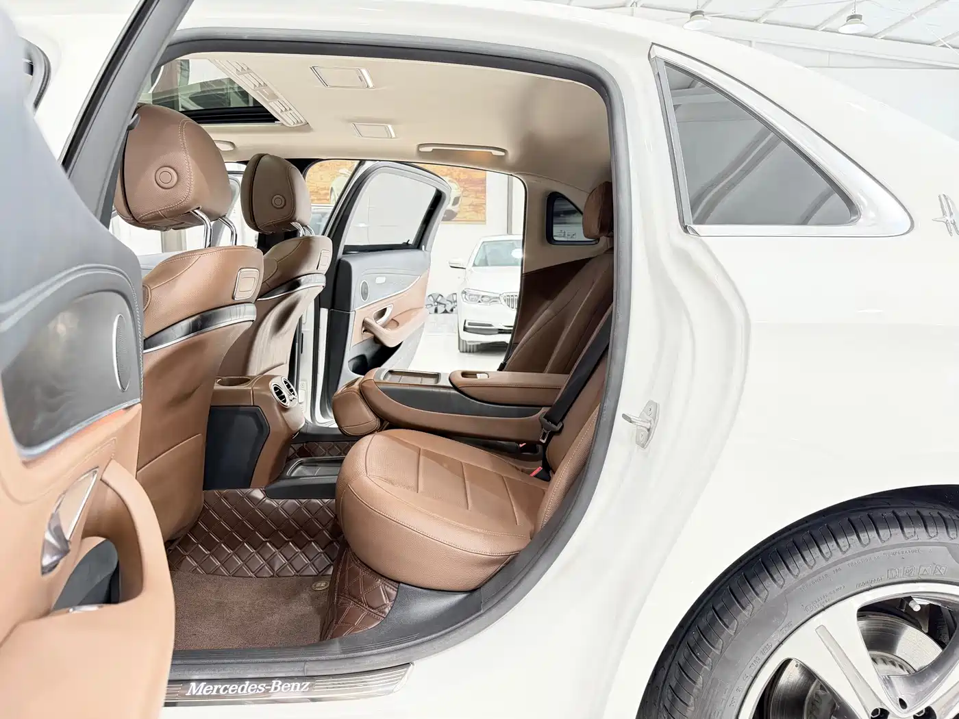 Mercedes-Benz E-Class 2018 E 200 L Sport фото 10
