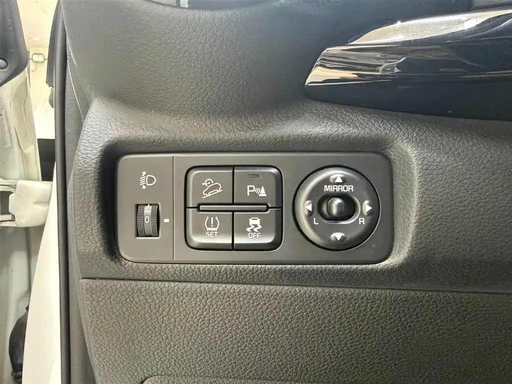 Kia KX1 2021 1.4L CVT Fun Sunroof Version фото 16