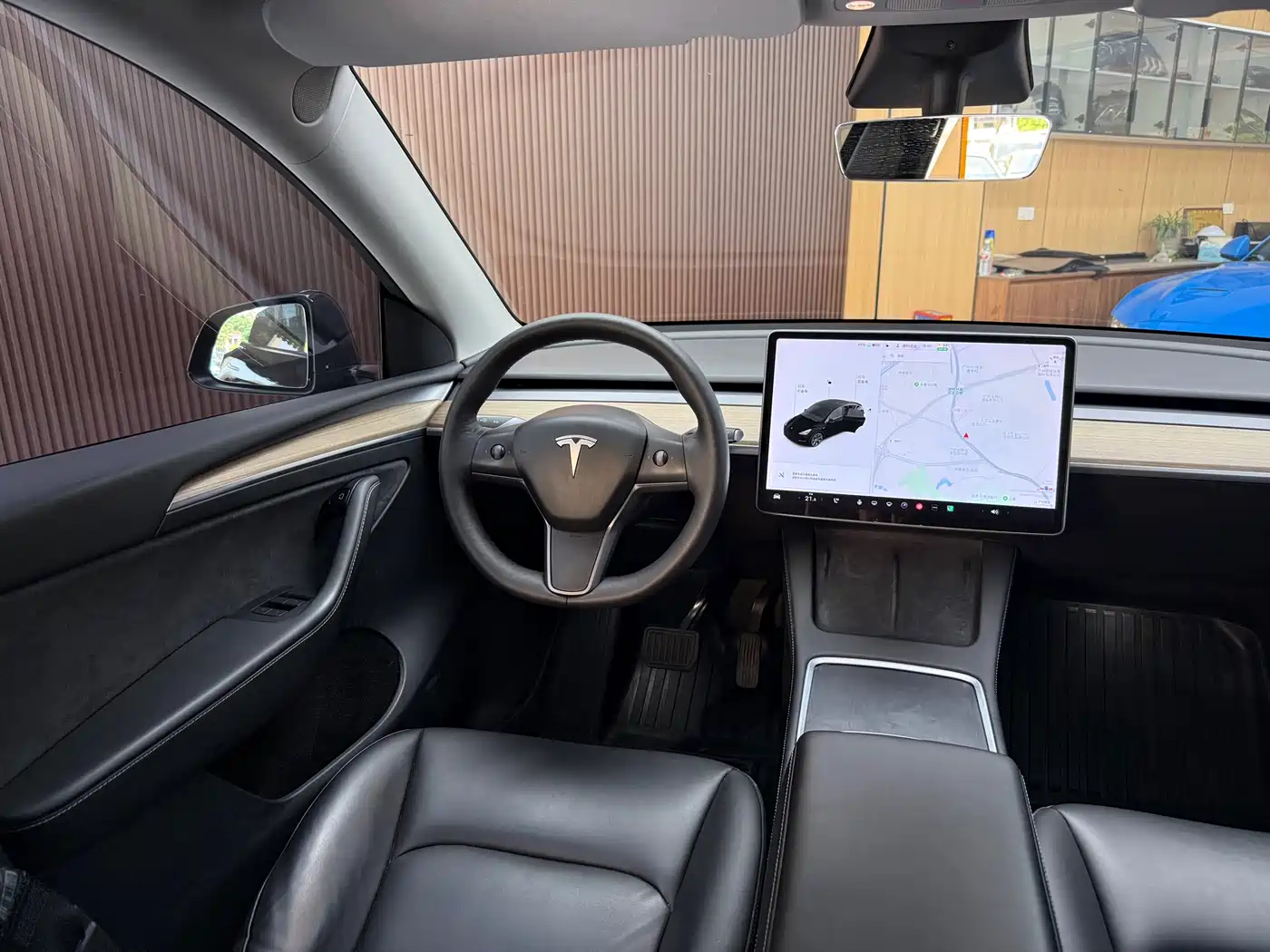 TESLA MODEL Y