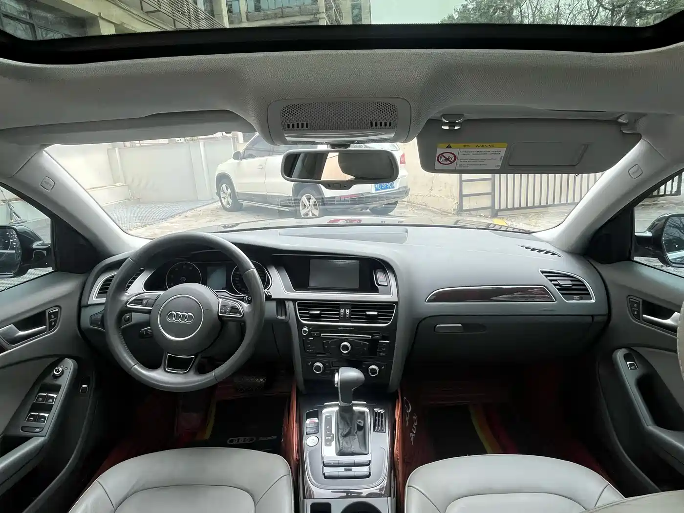 Audi A4L 2016 35 TFSI Collector's Edition S line Comfort фото 6
