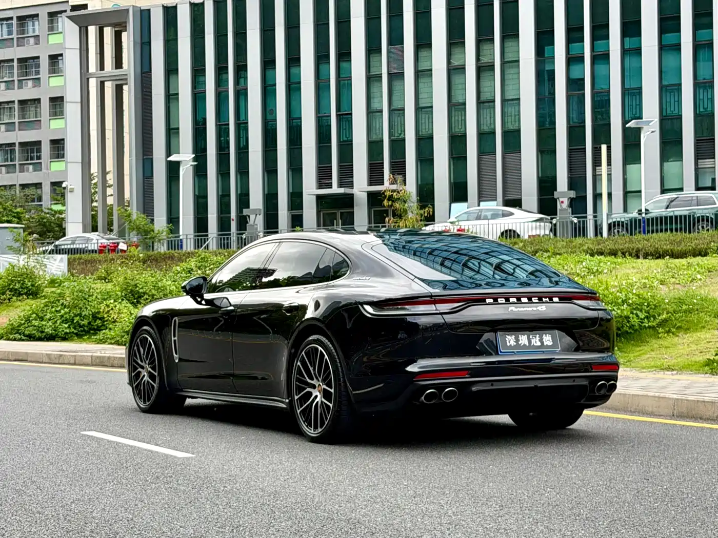 Porsche Panamera 2022 Panamera 4 Executive Long Wheelbase 2.9T фото 7