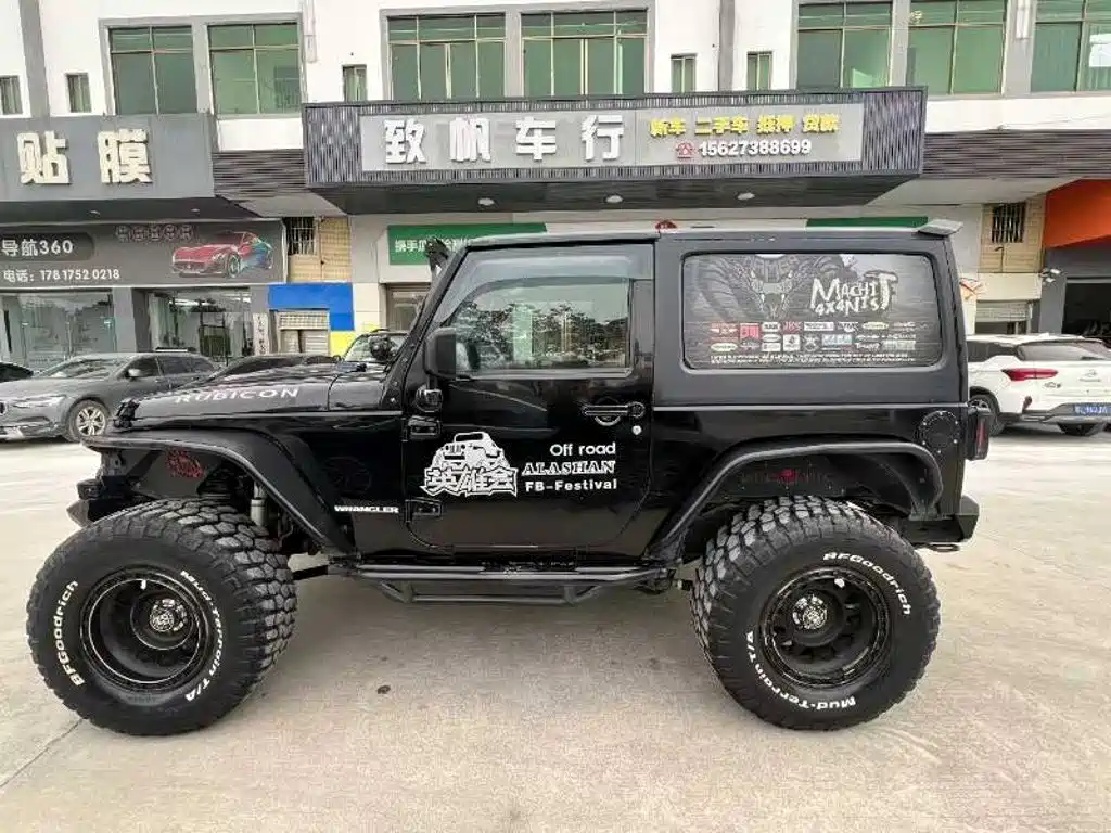 Фото 3 - Jeep Wrangler