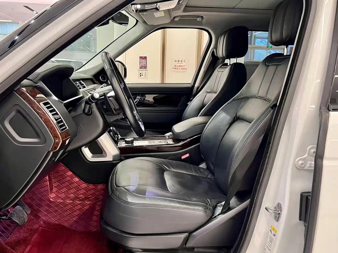 Land Rover Range Rover 2020 3.0 L6 Shengshi Edition фото 3